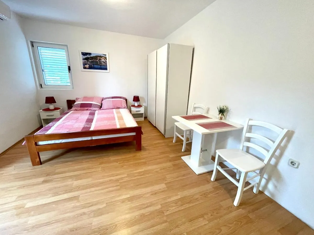 Villa Julie Jadranovo 0*,  Croatia