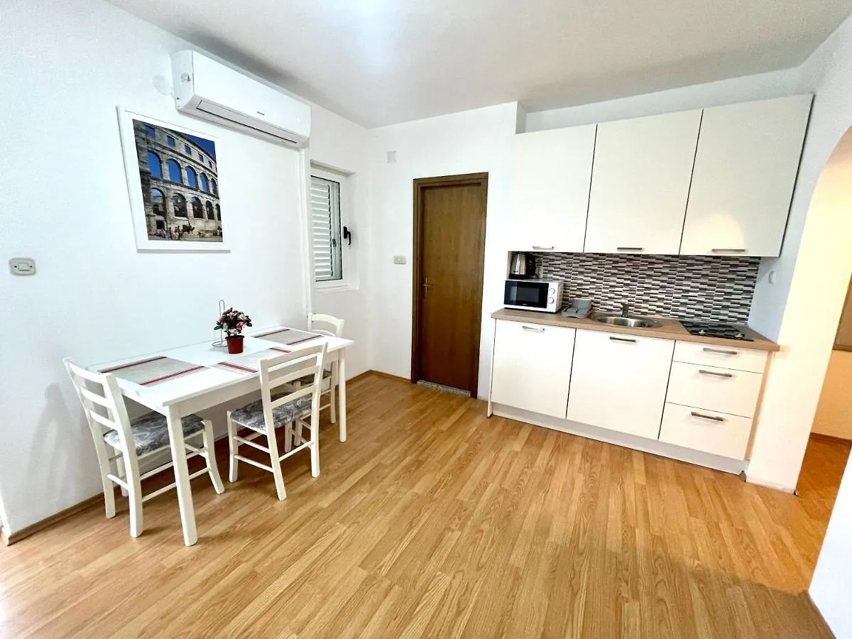 Apartment Villa Julie Jadranovo
