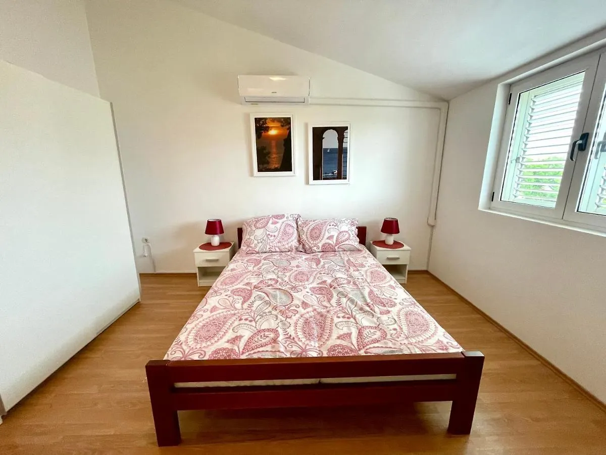 Apartment Villa Julie Jadranovo