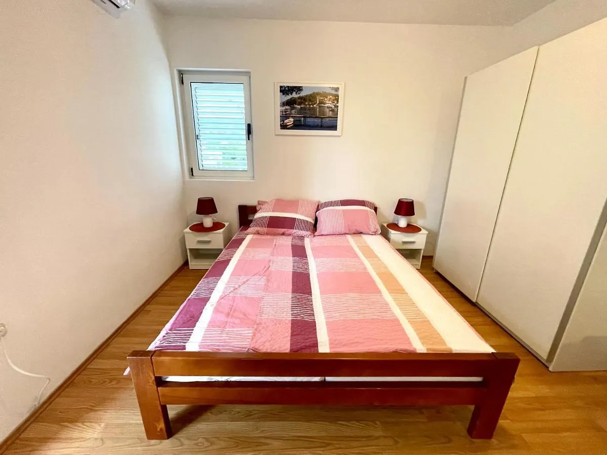 Villa Julie Jadranovo Apartment