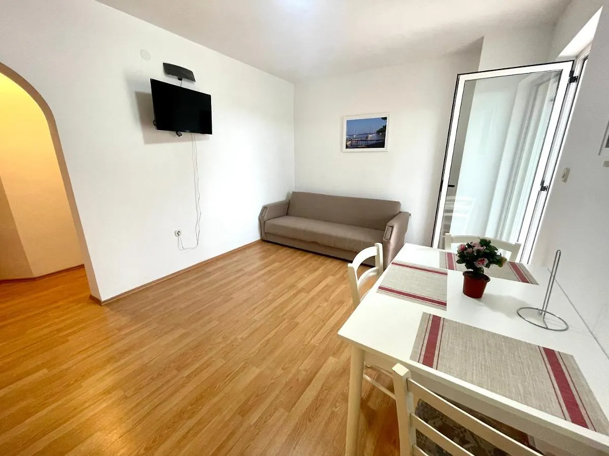 Villa Julie Jadranovo Apartment