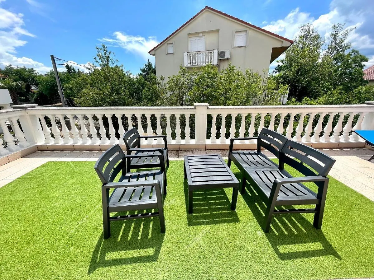 Villa Julie Jadranovo Apartment