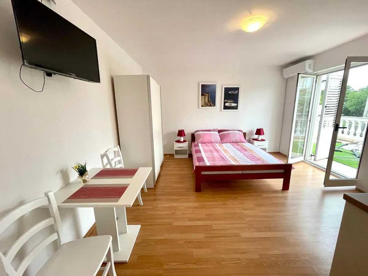 Apartment Villa Julie Jadranovo
