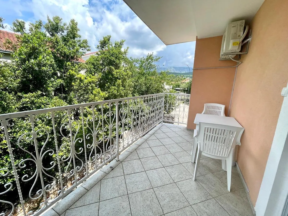 Villa Julie Jadranovo 0*,