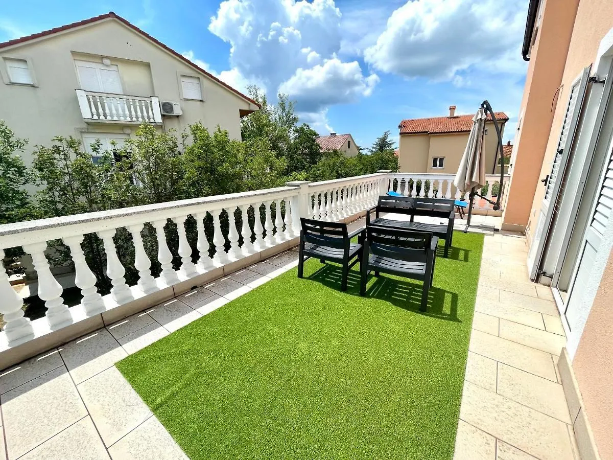 Apartment Villa Julie Jadranovo