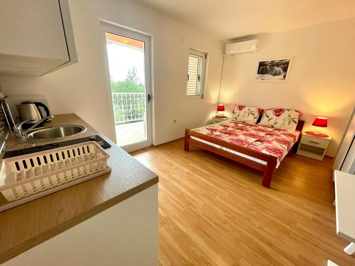 Villa Julie Jadranovo Apartment